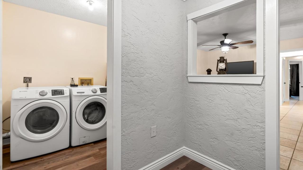 Pet Friendly Townhome With Gulf Views And Hot Tub Right Across From Beach And Schooners Panama City Beach Kültér fotó