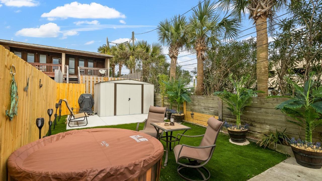 Pet Friendly Townhome With Gulf Views And Hot Tub Right Across From Beach And Schooners Panama City Beach Kültér fotó