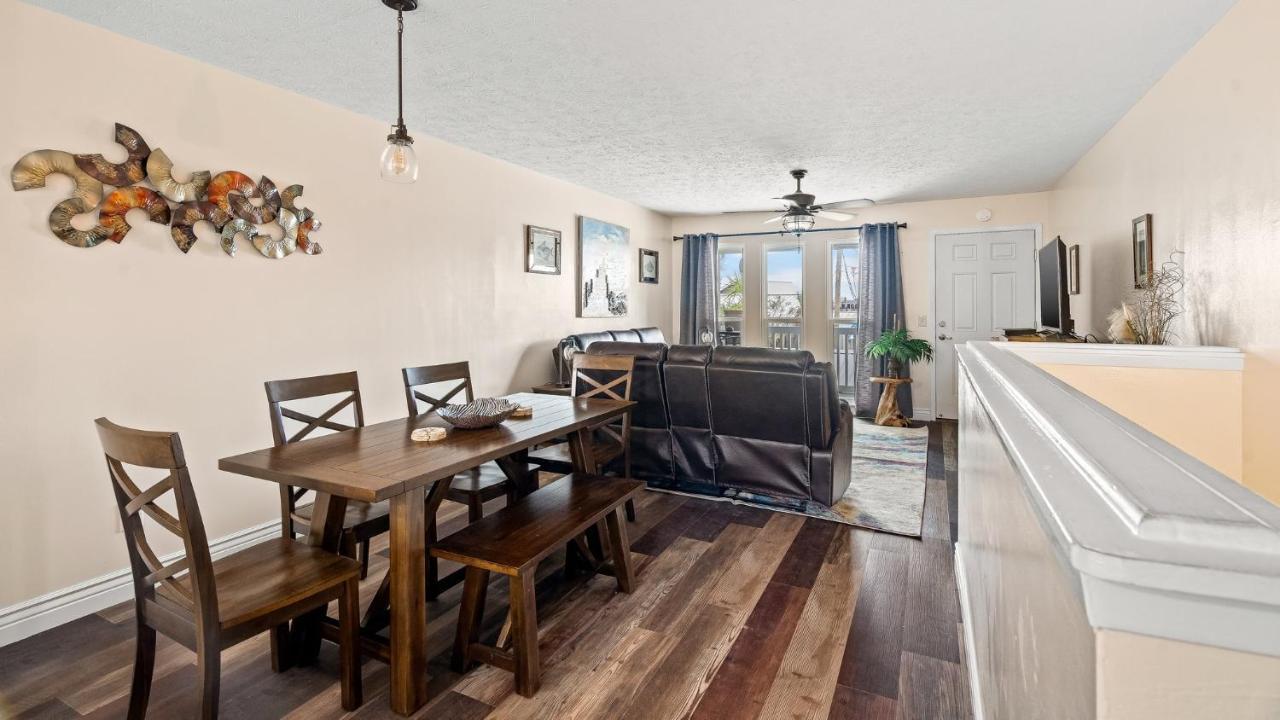 Pet Friendly Townhome With Gulf Views And Hot Tub Right Across From Beach And Schooners Panama City Beach Kültér fotó