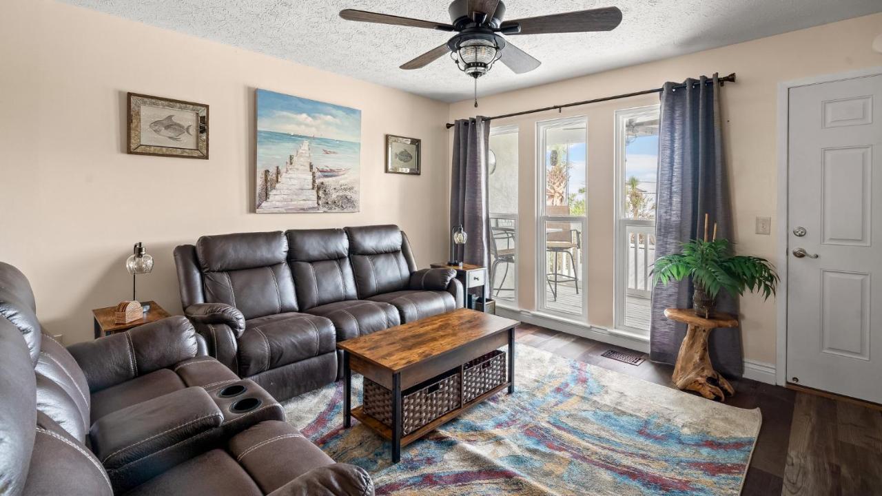 Pet Friendly Townhome With Gulf Views And Hot Tub Right Across From Beach And Schooners Panama City Beach Kültér fotó